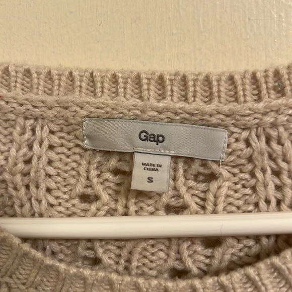 🌷3 for $15🌷 GAP Knit Sweater - Picture 2 of 5